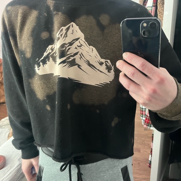 Crop top and joggers bundle set sold together both size medium in black and gray - Picture 4 of 6